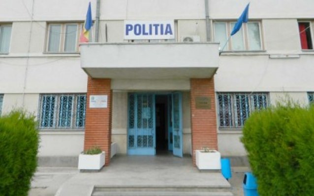 Poliţia caută un bărbat care a tâlhărit o femeie de 70 de ani